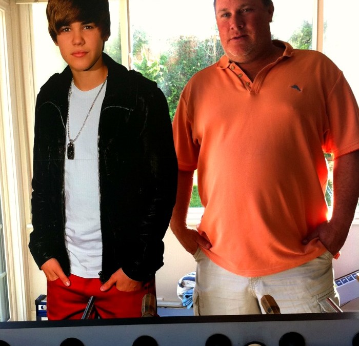 Barnacle Bills Owner and Justin Bieber Hang Out